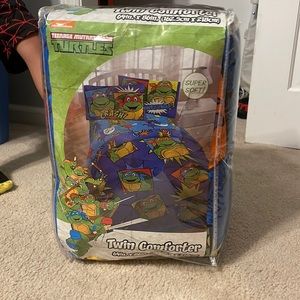 Twin size Ninja Turtles comforter